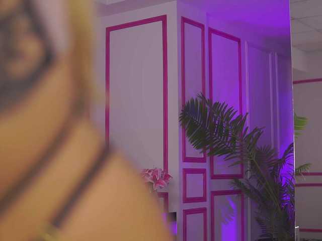 Live sex webcam photo for AshleysinnX #278281965