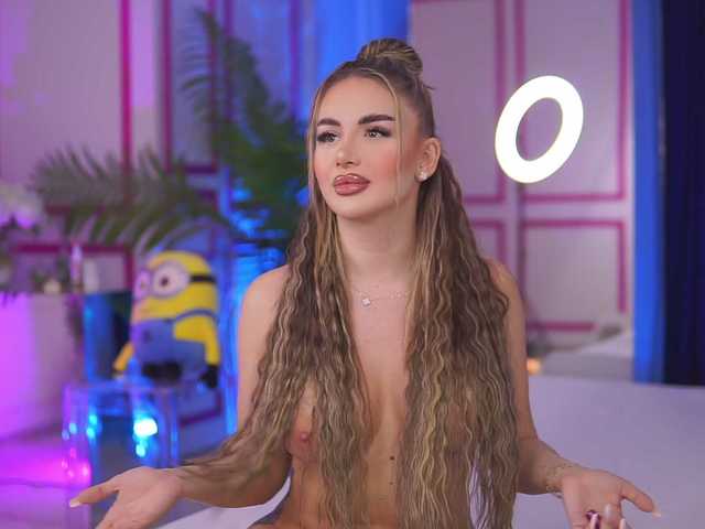 Live sex webcam photo for AshleysinnX #290389151