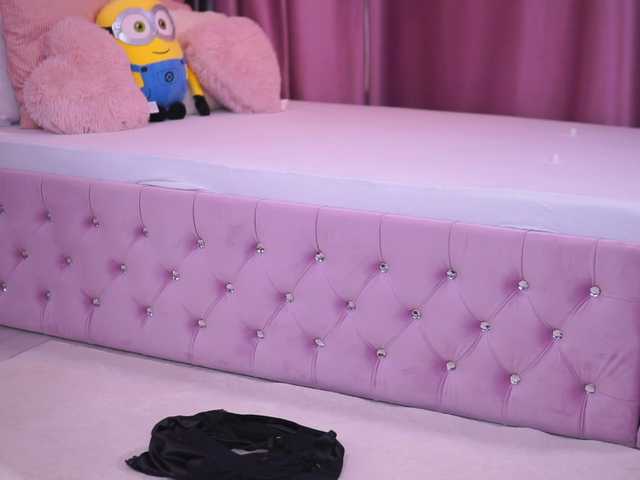 Live sex webcam photo for AshleysinnX #290939129