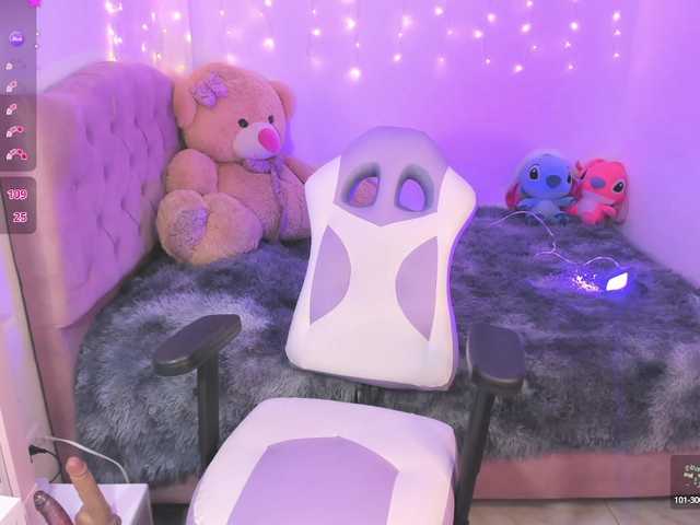 Live sex webcam photo for Ashleyy-tay #290987845