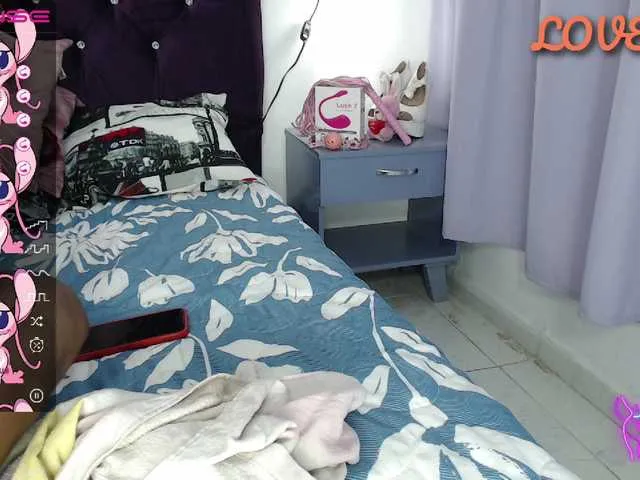 Live sex webcam photo for AshlieGreen #275549884
