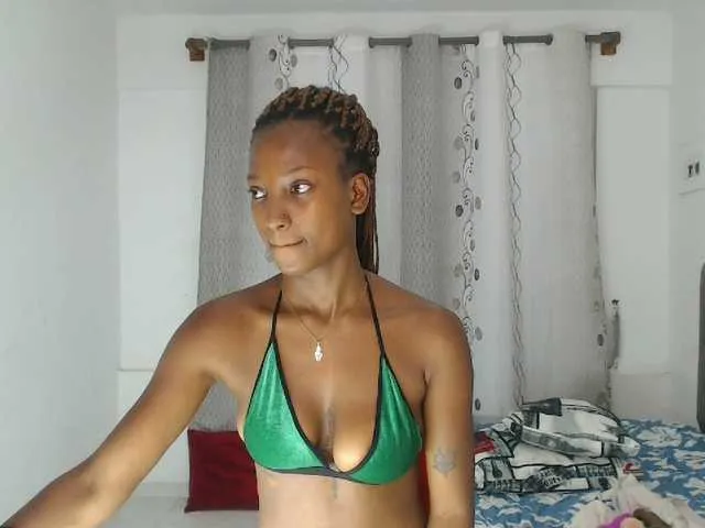 Live sex webcam photo for AshlieGreen #277170244