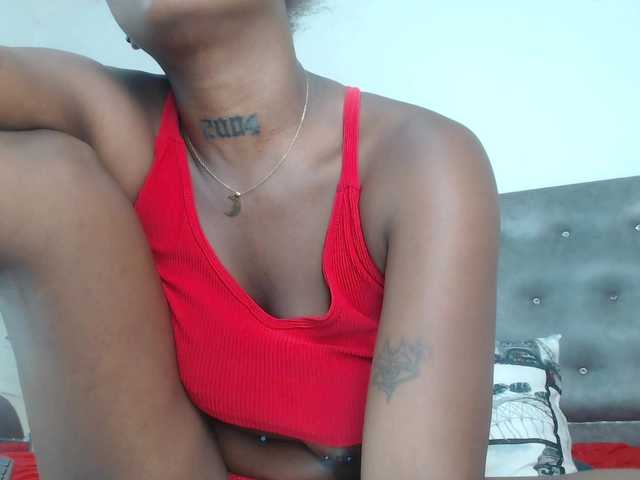 Live sex webcam photo for AshlieGreen #290652483