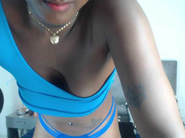 Live sex webcam photo for AshlieGreen #290666956