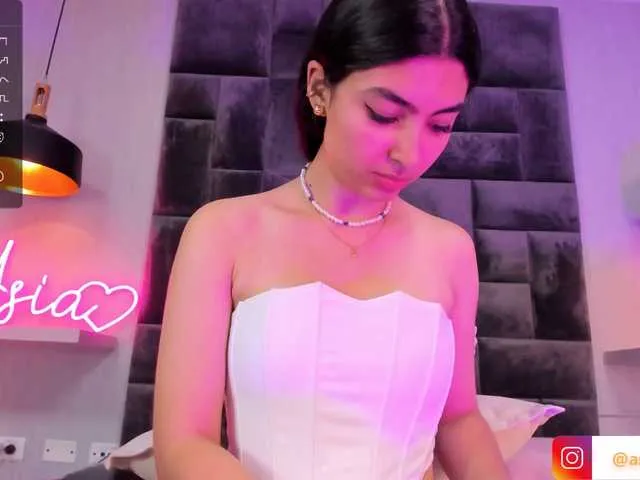 Live sex webcam photo for Asia-Oconor #276263775