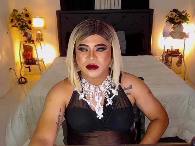 Live sex webcam photo for AsianHugeCock #285644773