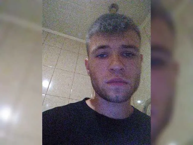 Live sex webcam photo for Asisandrei1 #275590079