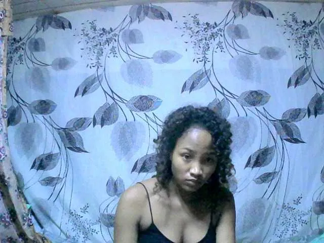 Live sex webcam photo for Asmirah #275529043