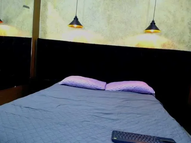 Live sex webcam photo for Asmodeolilith #272771915