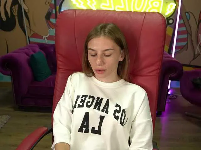 Live sex webcam photo for AsoftMoan #276225031