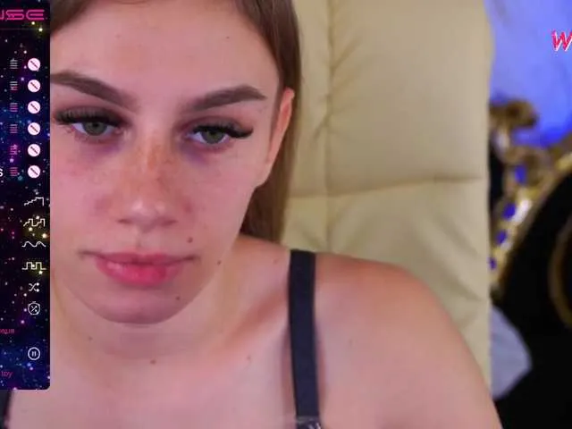 Live sex webcam photo for AsoftMoan #276806191