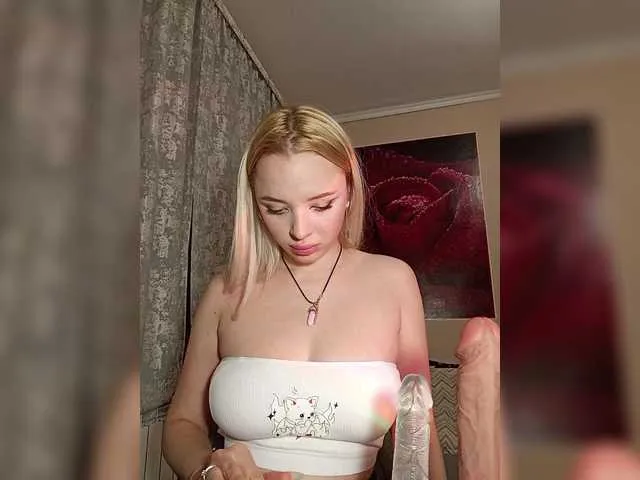 Live sex webcam photo for AsyaMi #290877400