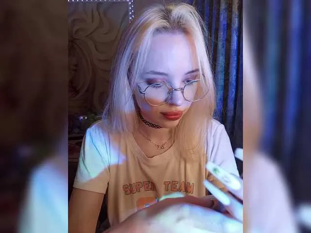 Live sex webcam photo for AsyaMi #292316863