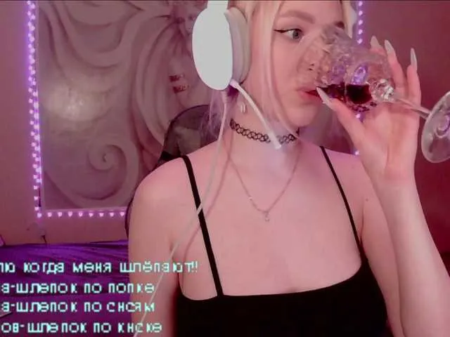 Live sex webcam photo for AsyaMi #293614400