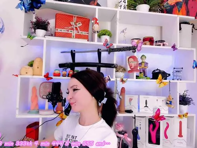 Live sex webcam photo for AsyaSweeet #294052302