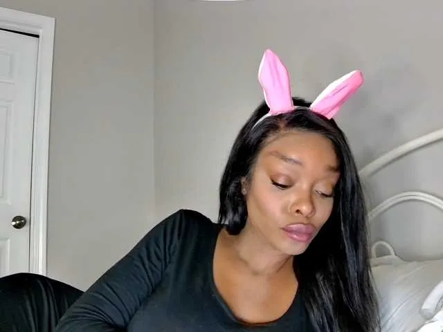 Live sex webcam photo for Ataliahhh #288083486