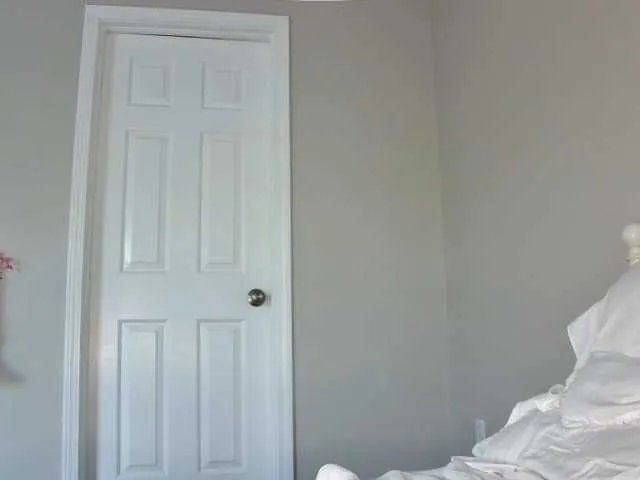 Live sex webcam photo for Ataliahhh #288083488