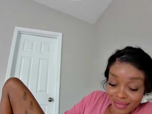 Live sex webcam photo for Ataliahhh #288083490