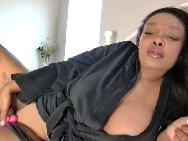 Live sex webcam photo for Ataliahhh #290780091