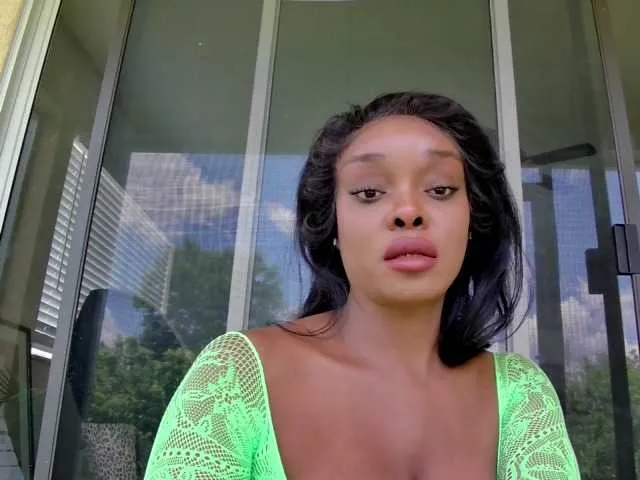 Live sex webcam photo for Ataliahhh #291334119