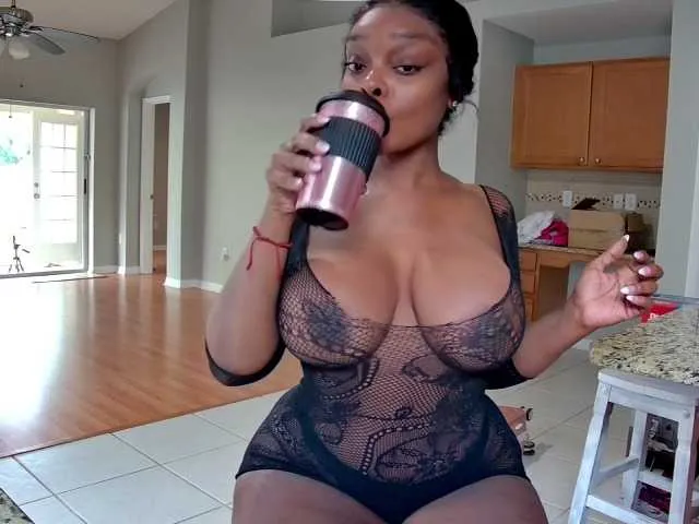 Live sex webcam photo for Ataliahhh #291740245