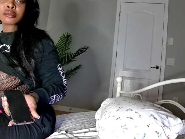 Live sex webcam photo for Ataliahhh #291952056