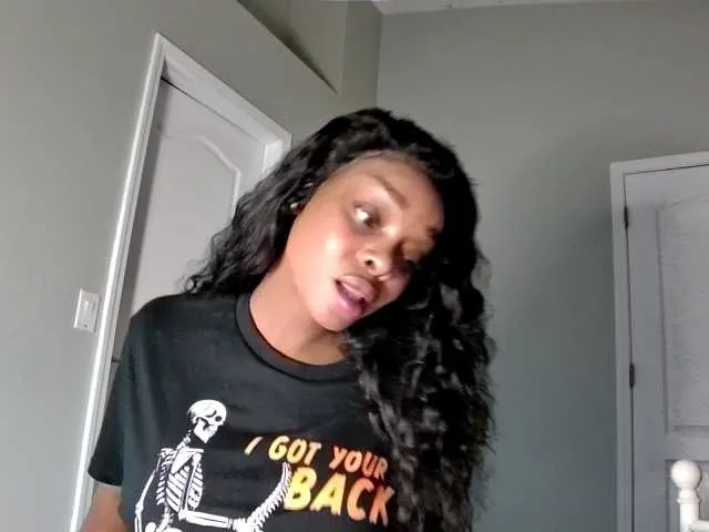 Live sex webcam photo for Ataliahhh #292173358