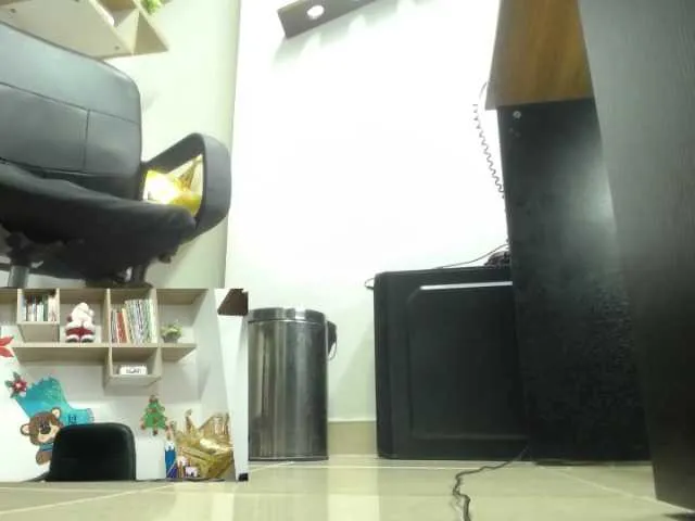 Live sex webcam photo for Atennas #271690704