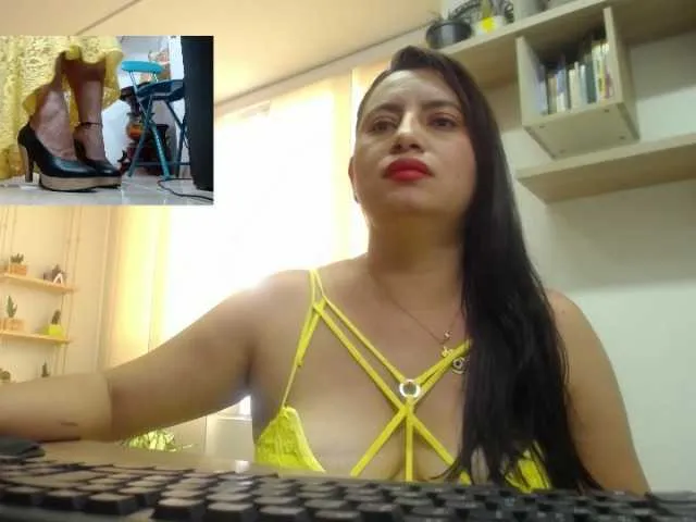 Live sex webcam photo for Atennas #271969625