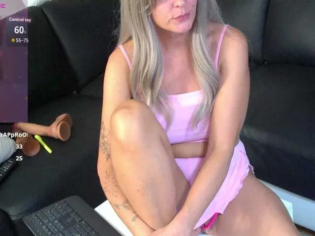 Live sex webcam photo for Athenaplay1 #291825447