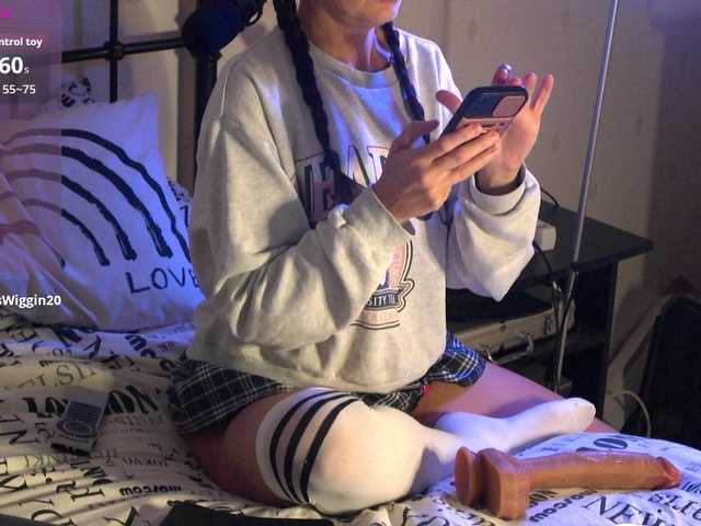 Live sex webcam photo for Athenaplay1 #292329794