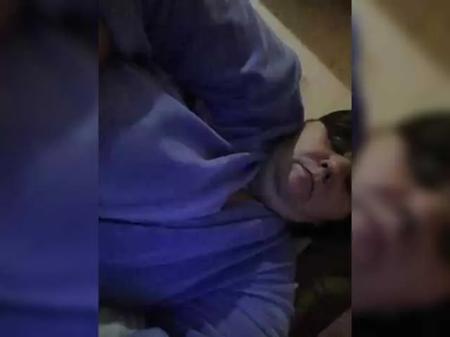 Live sex webcam photo for AthomeTi #292263599