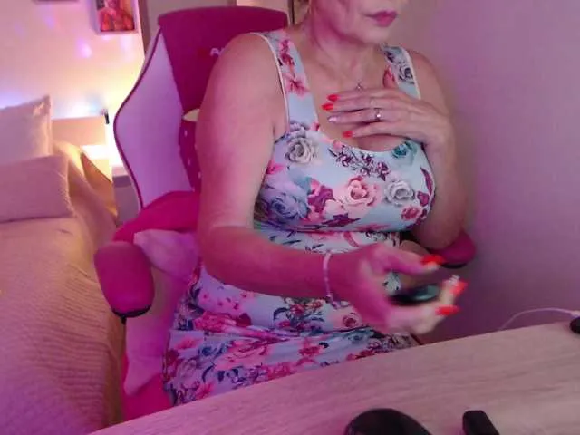 Live sex webcam photo for Aubade #277778716