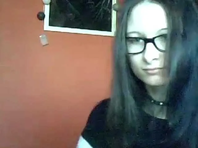 Live sex webcam photo for AudreyDark #272819748