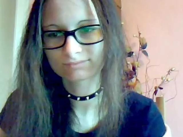 Live sex webcam photo for AudreyDark #273344099