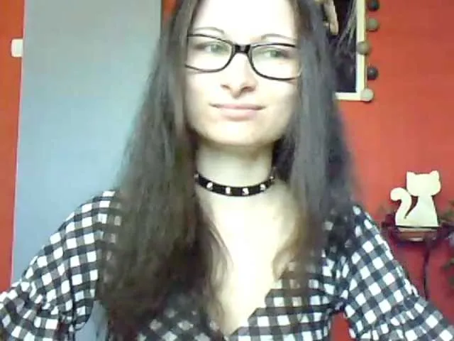 Live sex webcam photo for AudreyDark #273624731