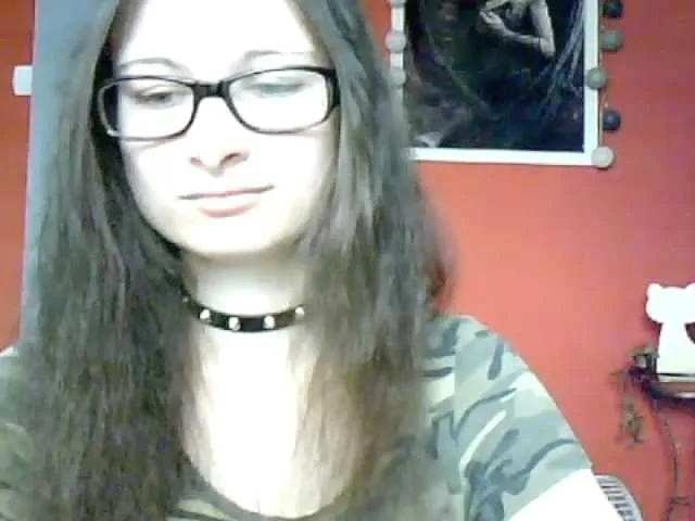 Live sex webcam photo for AudreyDark #273965833