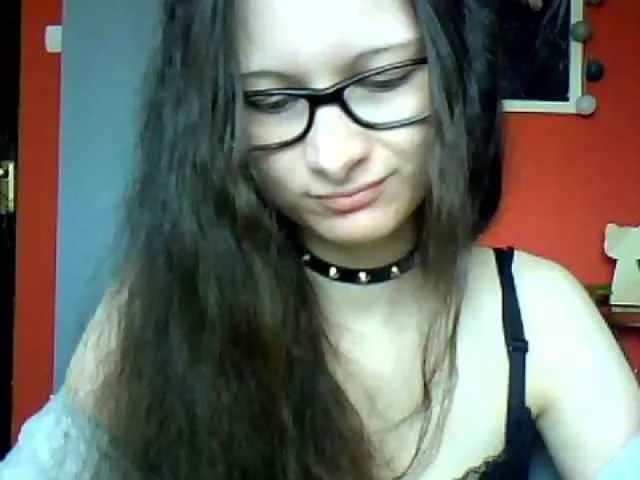 Live sex webcam photo for AudreyDark #274113586