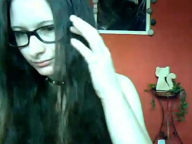 Live sex webcam photo for AudreyDark #274350918