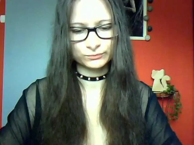 Live sex webcam photo for AudreyDark #274380891