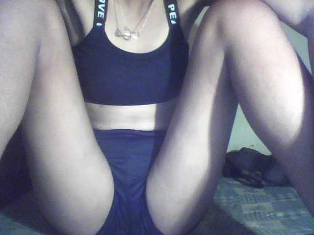 Live sex webcam photo for Augenia #272372187