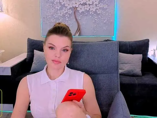 Live sex webcam photo for AureliaFly #290473251