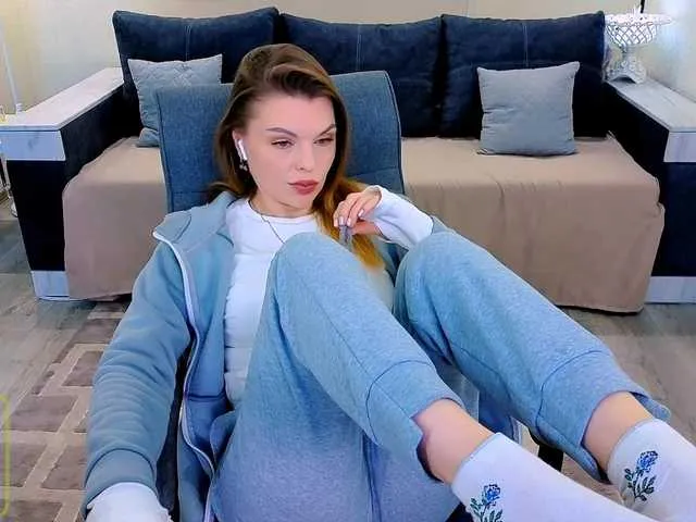 Live sex webcam photo for AureliaFly #290750526