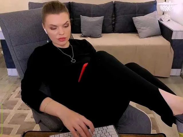 Live sex webcam photo for AureliaFly #291063267