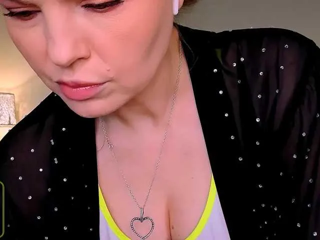 Live sex webcam photo for AureliaFly #291119535
