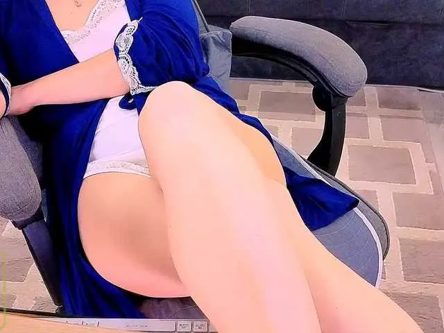Live sex webcam photo for AureliaFly #291307142
