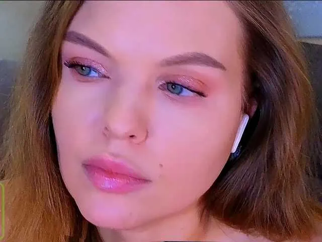 Live sex webcam photo for AureliaFly #291861716