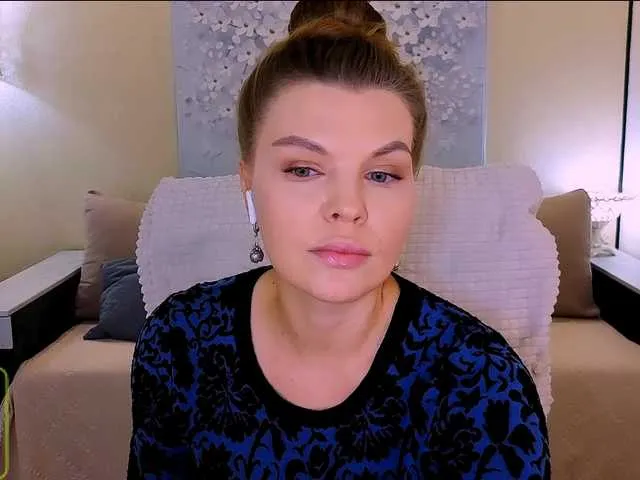 Live sex webcam photo for AureliaFly #292074659