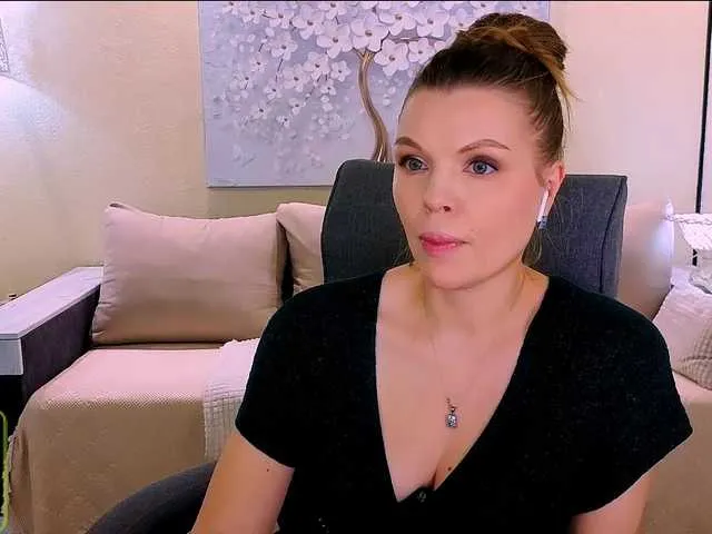 Live sex webcam photo for AureliaFly #292347801