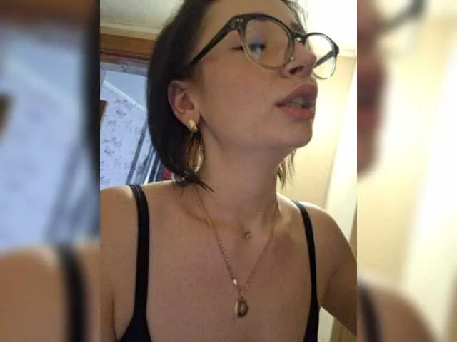 Live sex webcam photo for AureliyXXX #277120210